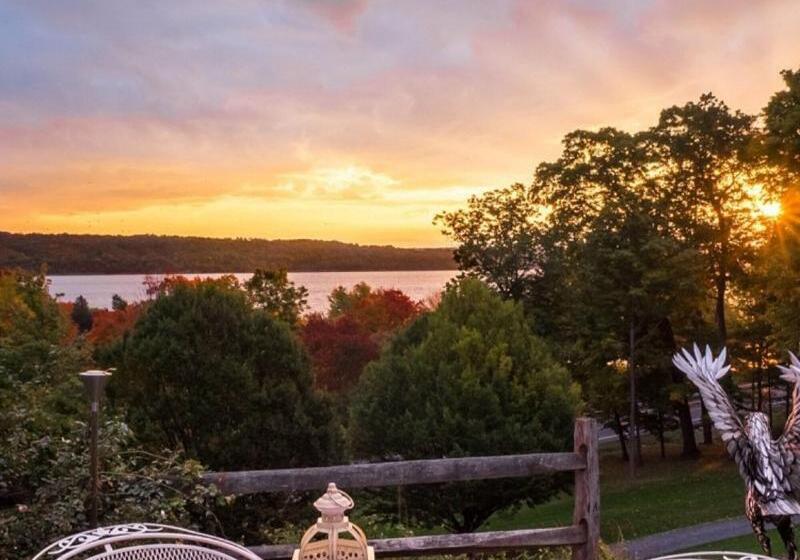 호스텔 Inn At Taughannock Falls