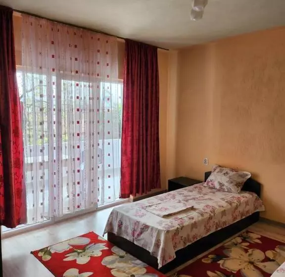 ペンション Apartment Lachevi