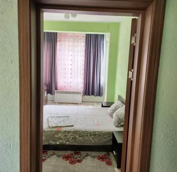 ペンション Apartment Lachevi