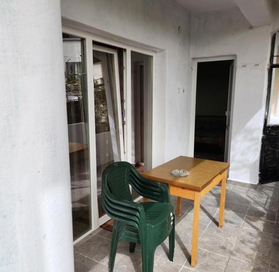 Pensione Apartment Lachevi