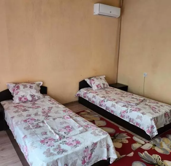 ペンション Apartment Lachevi