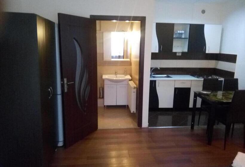 پانسیون Casa Aurora