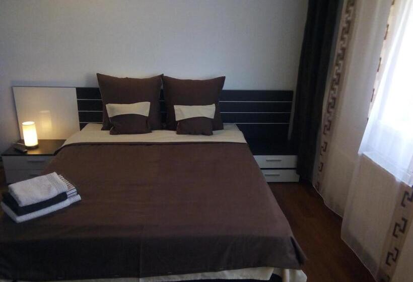 پانسیون Casa Aurora