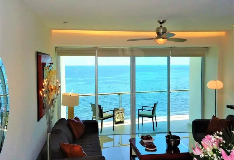 Tu Mirada Al Mar Beachfront Tower & Spa
