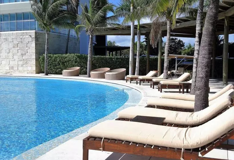 Tu Mirada Al Mar Beachfront Tower & Spa