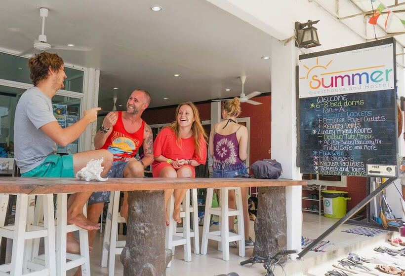 پانسیون Summer Guesthouse & Hostel