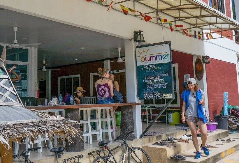 پانسیون Summer Guesthouse & Hostel