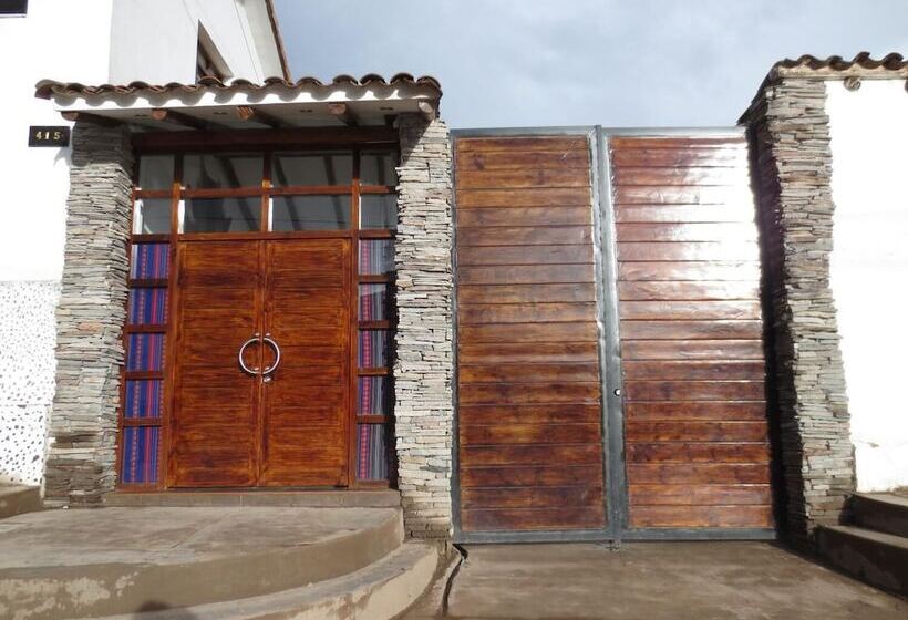 هاستل La Cabaña