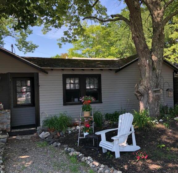 ユースホステル Seafarer Inn And Cottages