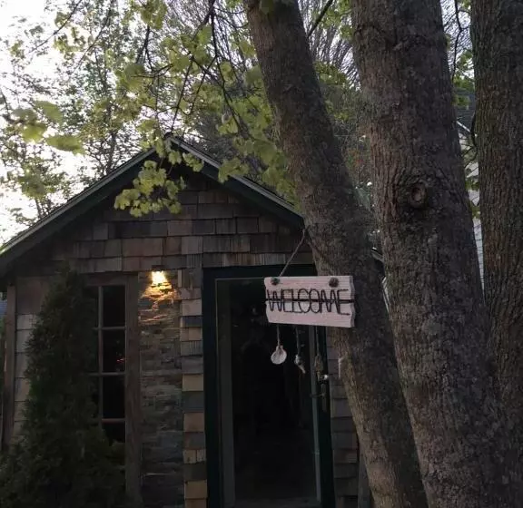 هاستل Seafarer Inn And Cottages