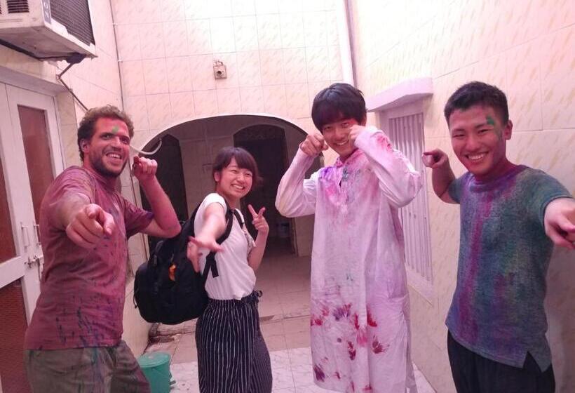 پانسیون Goldy Guest House