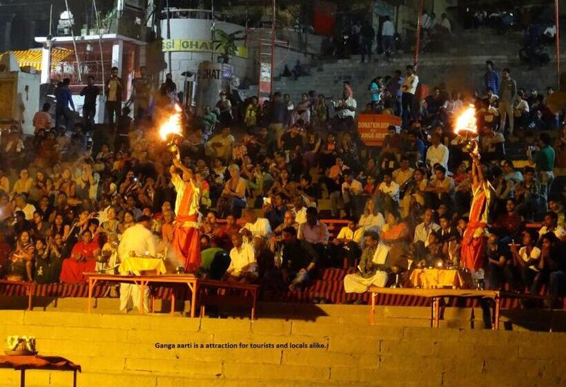 پانسیون Goldy Guest House