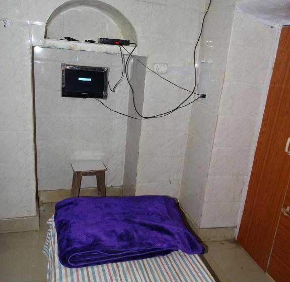 پانسیون Goldy Guest House