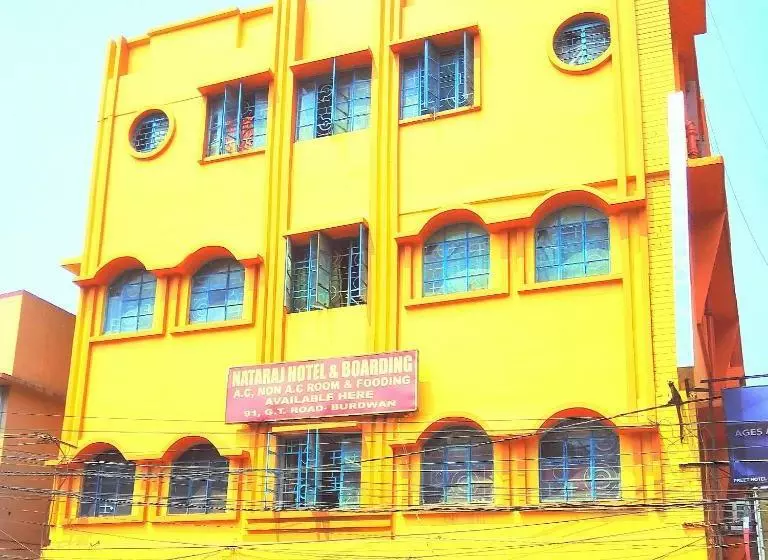 Retkeilymaja Nataraj Hotel And Boarding