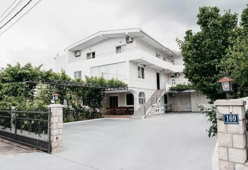 پانسیون Guest House Lalic