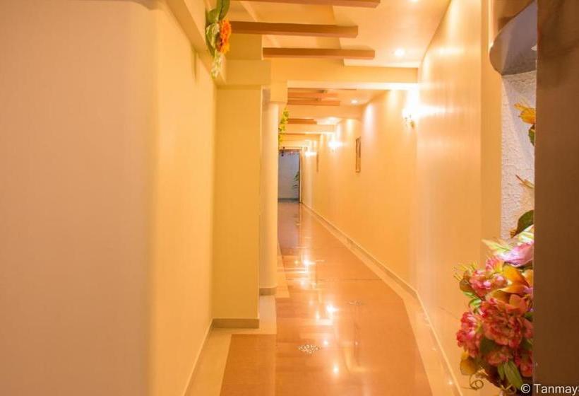 호스텔 Vora Corporate Inn