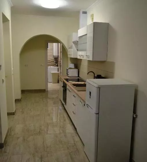 پانسیون Henrietta   Violetta Apartman