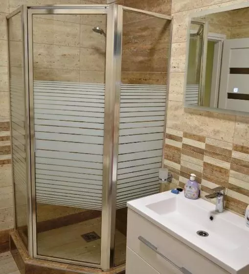 پانسیون Henrietta   Violetta Apartman