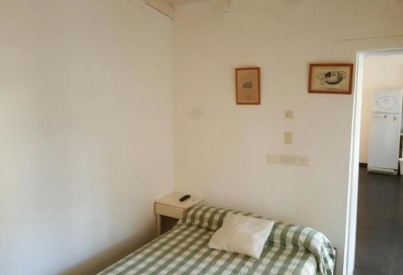 فندق صغير Hosteria El Colonial