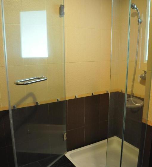 فندق صغير Karon Bay Inn