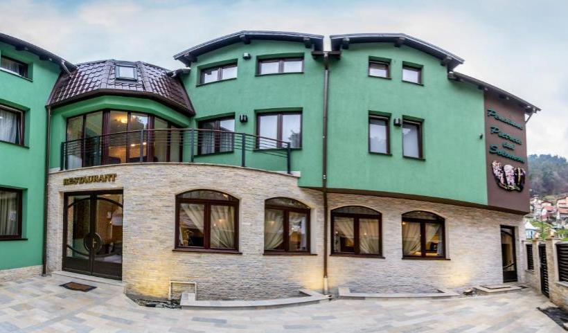 膳宿费 Pietrele Lui Solomon