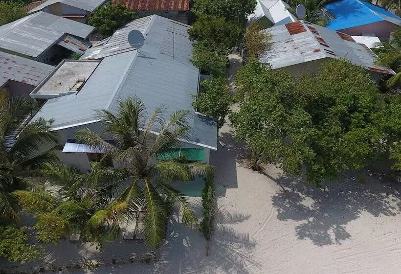 پانسیون Ithaa Beach Maldives