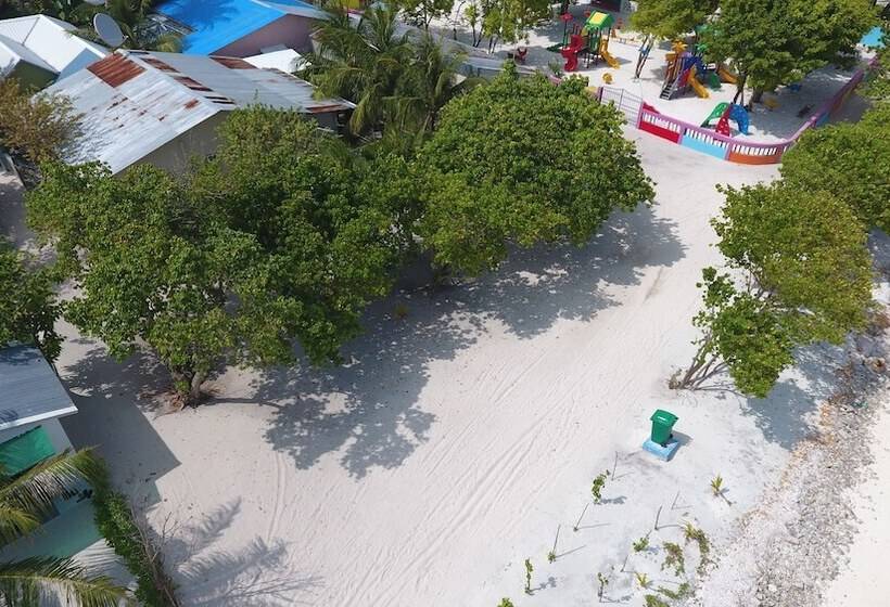 پانسیون Ithaa Beach Maldives