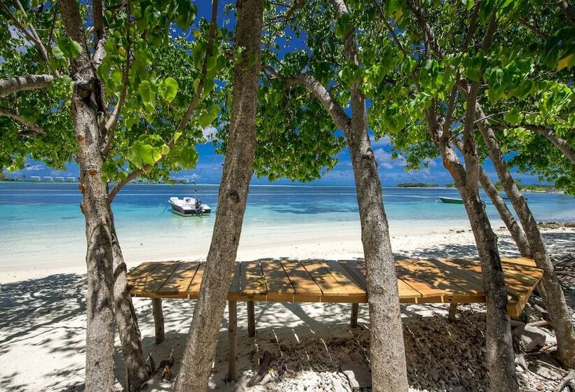 پانسیون Ithaa Beach Maldives