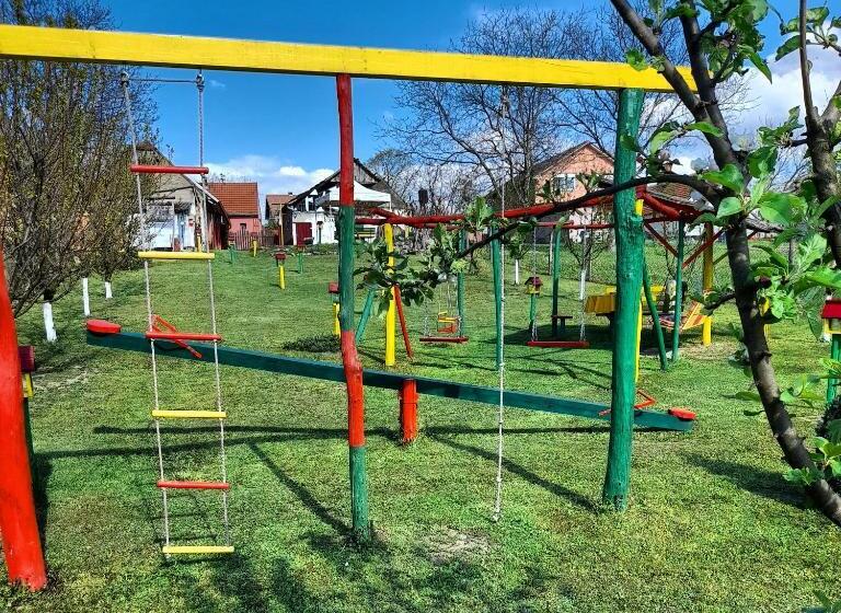 پانسیون Kucerak Kod Bobe Vrdnik