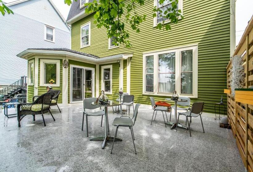 پانسیون The Elizabeth Manor Guesthouse