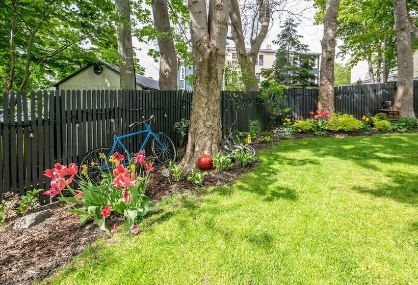 پانسیون The Elizabeth Manor Guesthouse