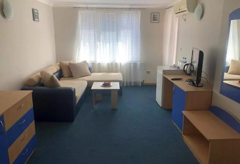 پانسیون Guest House Rai
