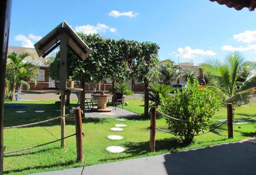 پانسیون Pousada Quinta Das Aroeiras