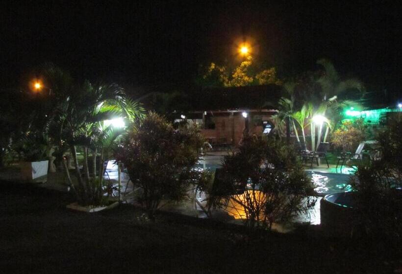 پانسیون Pousada Quinta Das Aroeiras