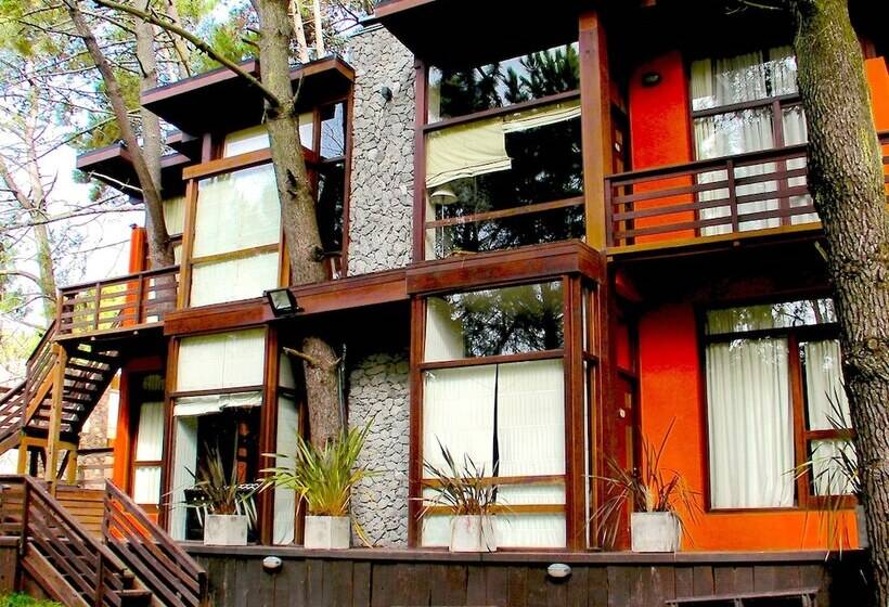 Altos Medanos Cabañas & Club De Bosque