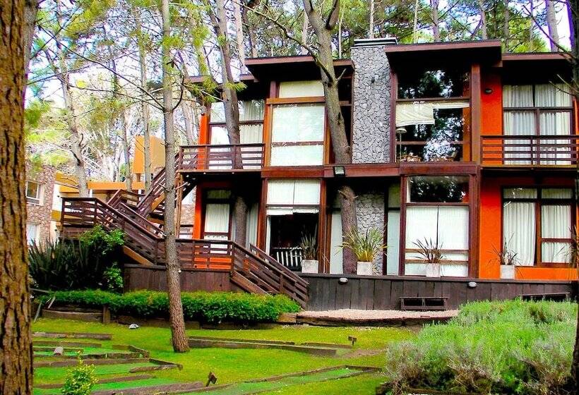 Altos Medanos Cabañas & Club De Bosque