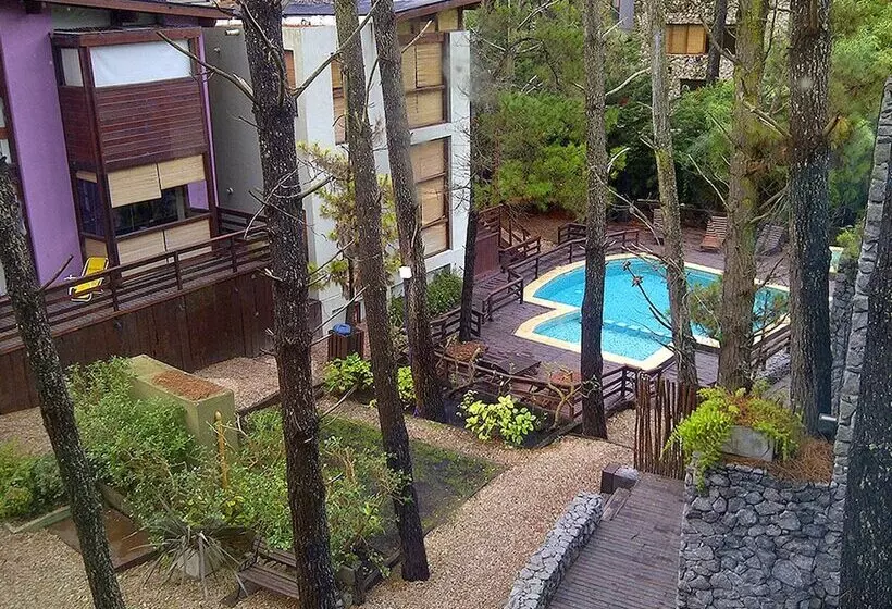 Altos Medanos Cabañas & Club De Bosque