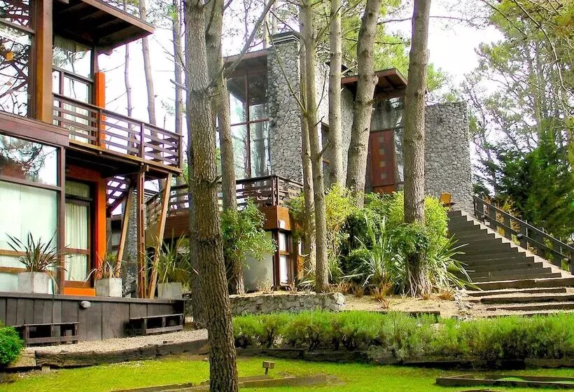 Altos Medanos Cabañas & Club De Bosque