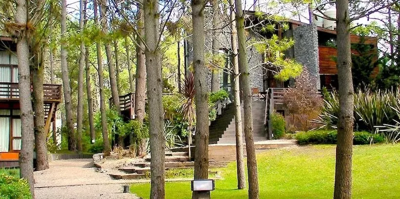 Altos Medanos Cabañas & Club De Bosque