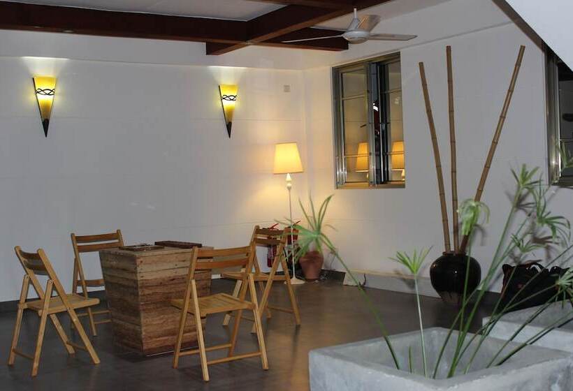 پانسیون Cerulean View Residence