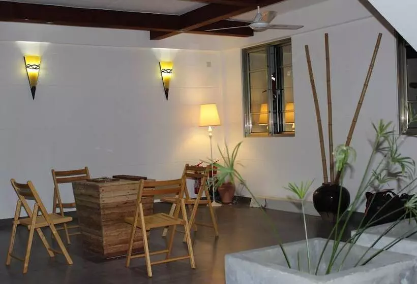 پانسیون Cerulean View Residence