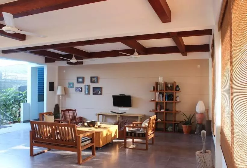 پانسیون Cerulean View Residence