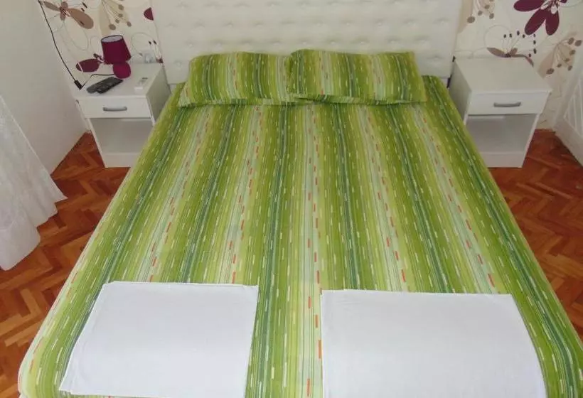 پانسیون Guest House Ivan