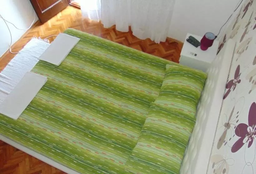 پانسیون Guest House Ivan