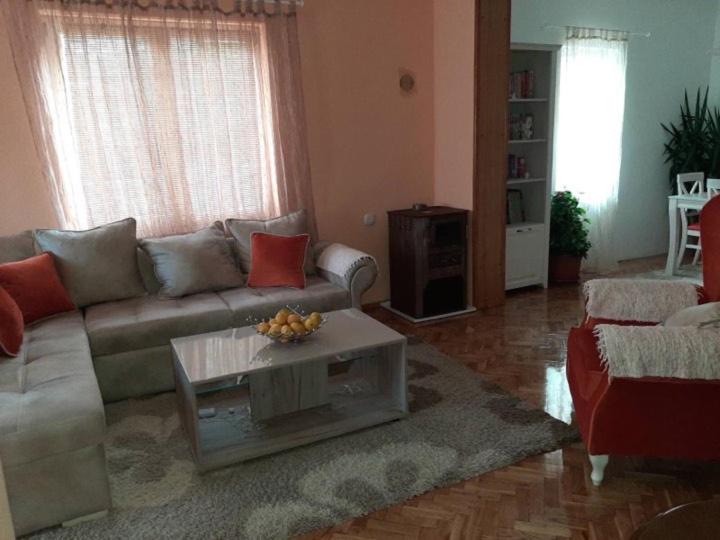 پانسیون Guest House Ivan