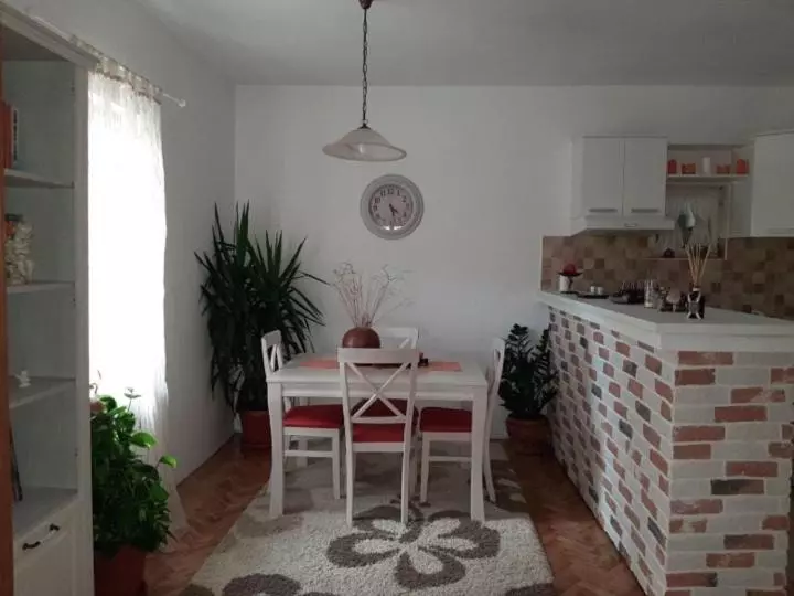 پانسیون Guest House Ivan