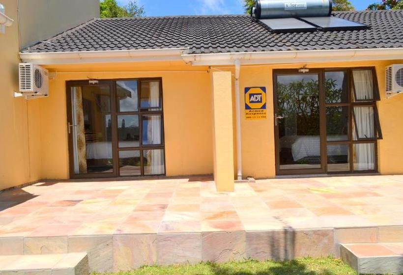 פנסיון Jakobs Guesthouse & Cottage