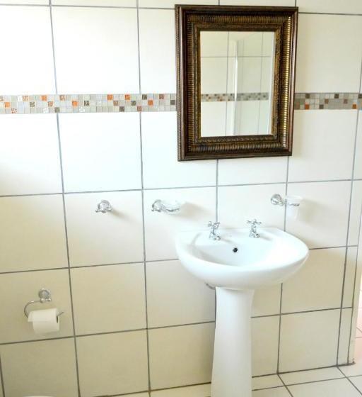 פנסיון Jakobs Guesthouse & Cottage