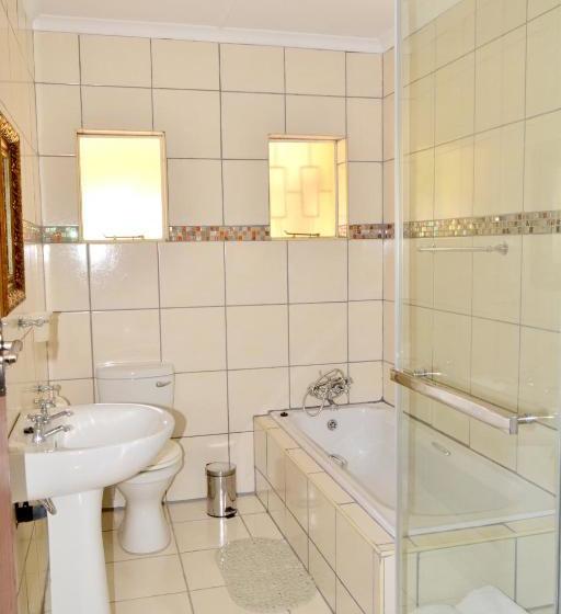 פנסיון Jakobs Guesthouse & Cottage