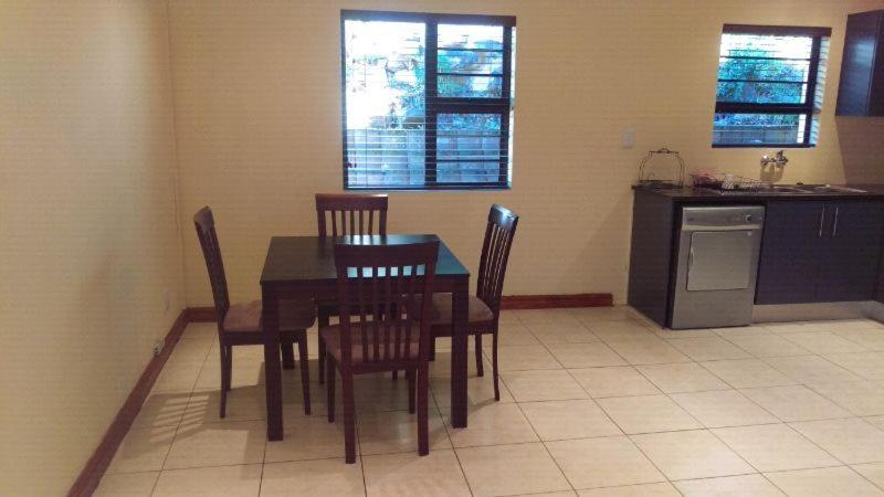 פנסיון Jakobs Guesthouse & Cottage